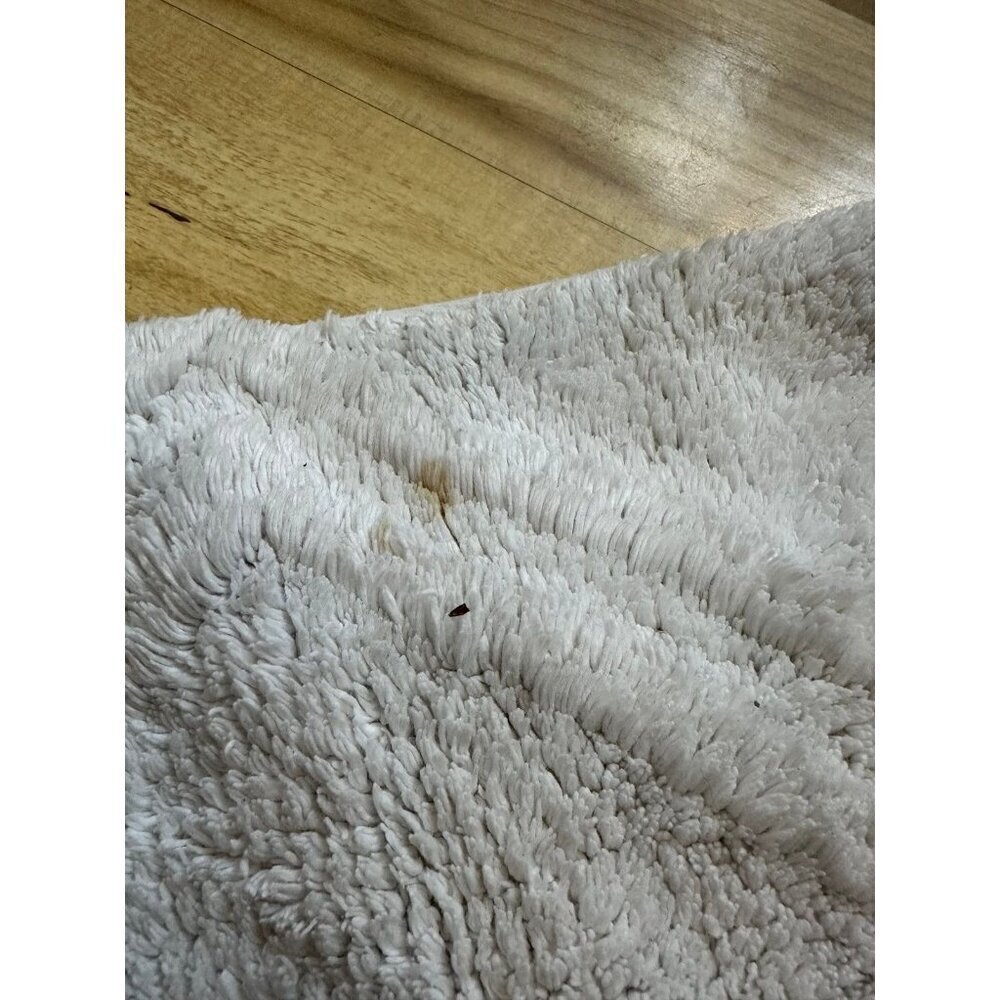 Plush Diamond Pattern Bath Mat - Picture 12 of 12
